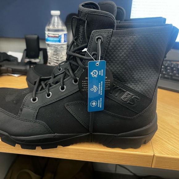 Brand new Viktos Johnny Combat Waterp Boots - Picture 2 of 5